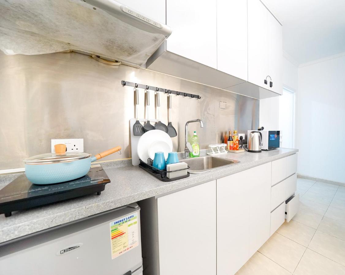 Shared Dormitory Wan Chai Road 187 Гонконг Экстерьер фото